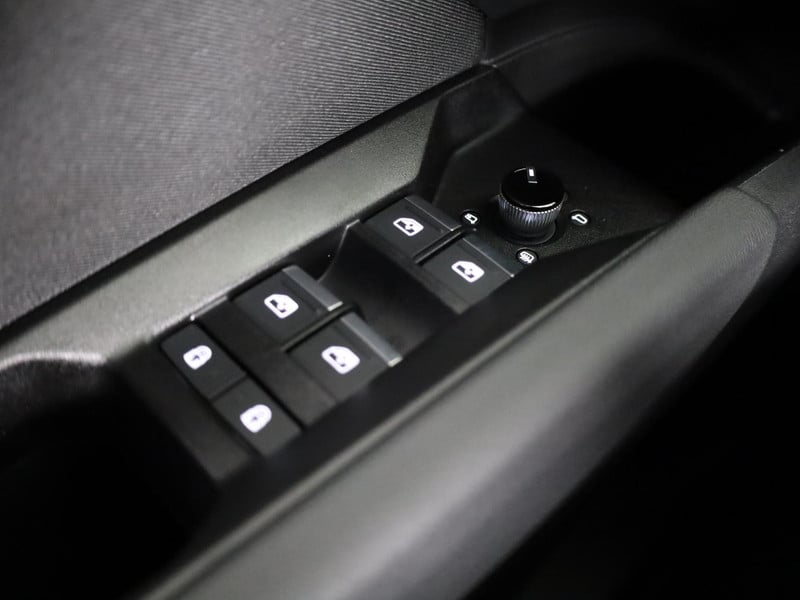 54472137-33.jpg
