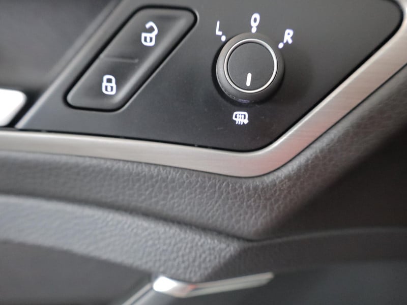 54526753-25.jpg