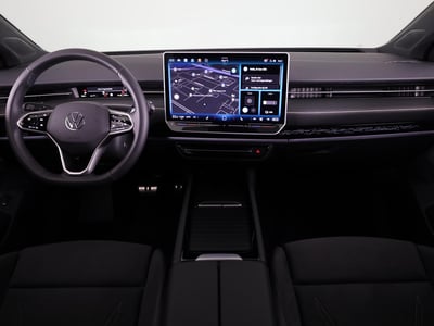 54566782-5.jpg