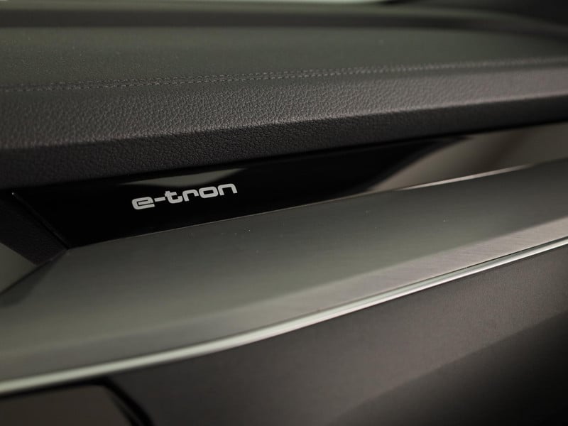 54569407-41.jpg
