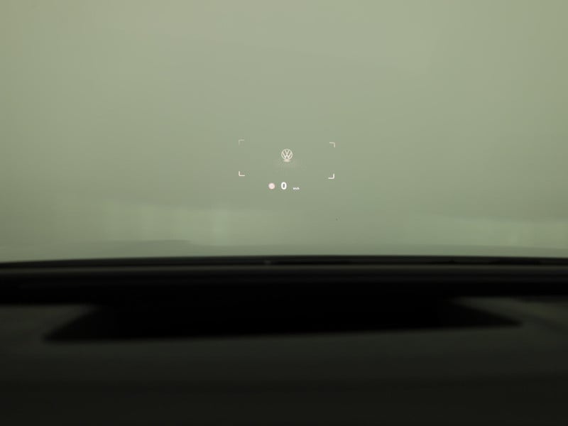 54643055-10.jpg