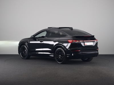 54684312-3.jpg