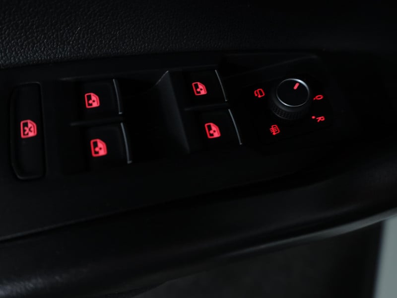54693444-26.jpg