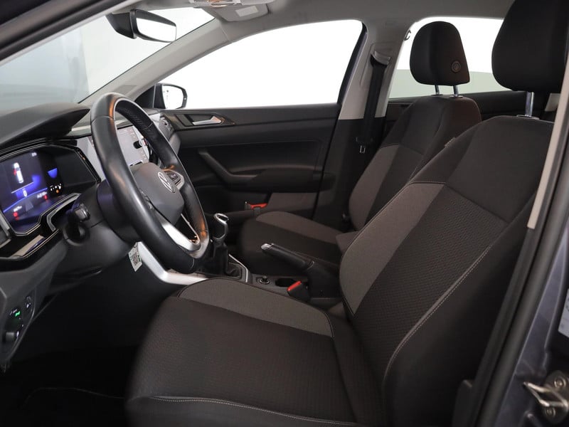 54714812-8.jpg