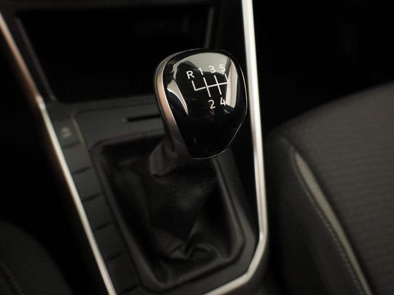 54717862-24.jpg