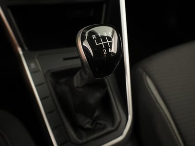 54717862-24.jpg