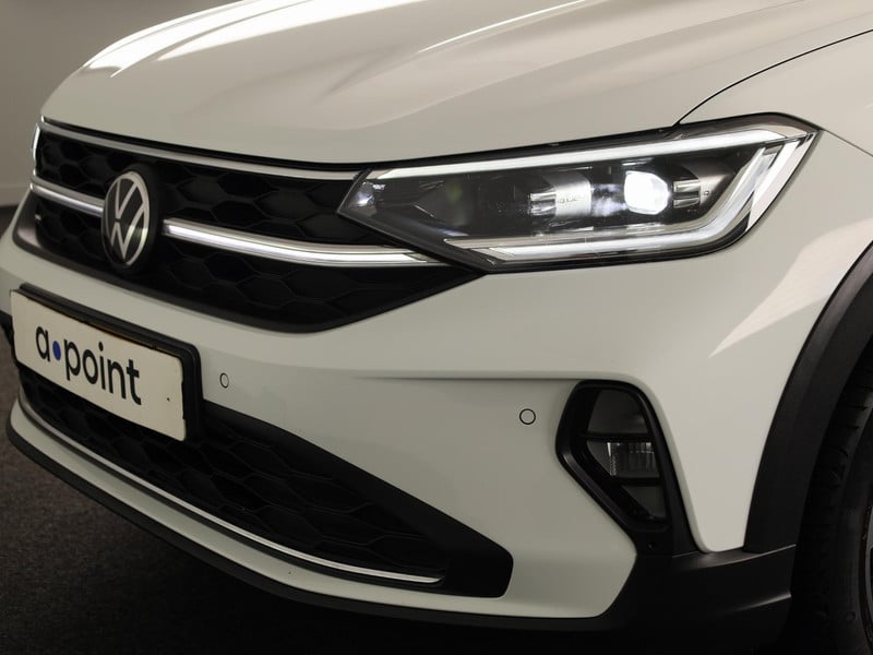 54737804-19.jpg