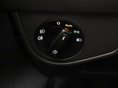 54737804-29.jpg