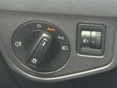 54753647-12.jpg