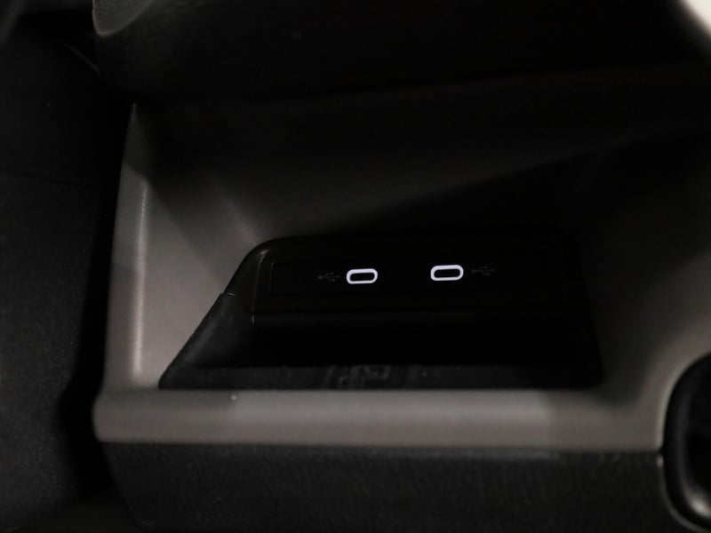 54782920-35.jpg