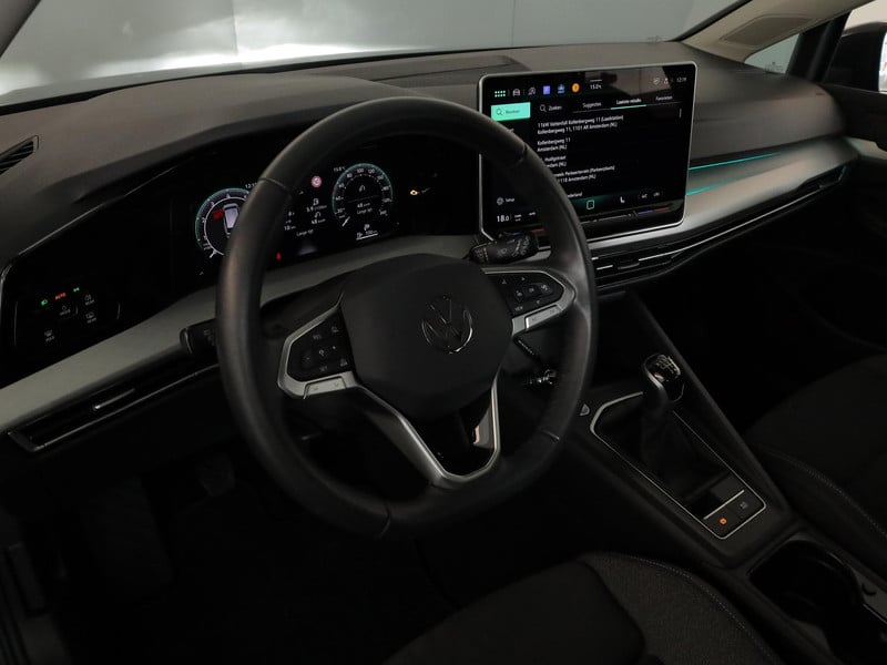 54803308-7.jpg