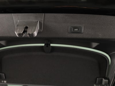 54806085-17.jpg
