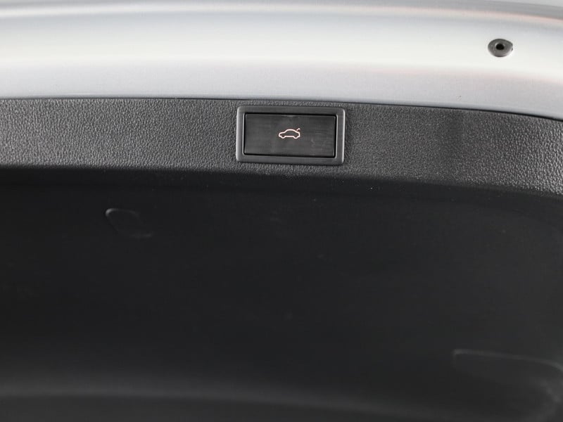 54812053-18.jpg