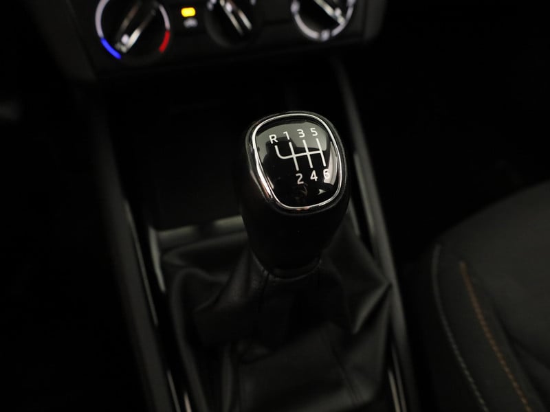 54814469-24.jpg
