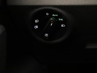 54827820-32.jpg