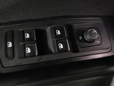 54838412-25.jpg
