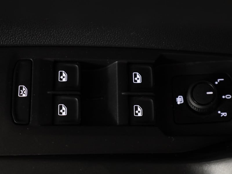 54886073-21.jpg