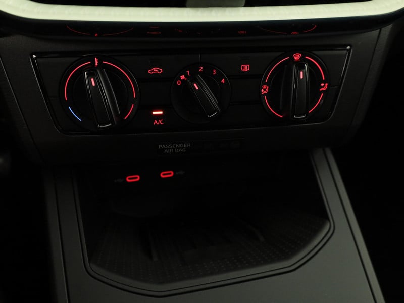 54891476-16.jpg