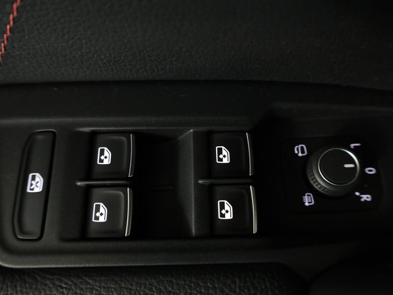 54905929-23.jpg