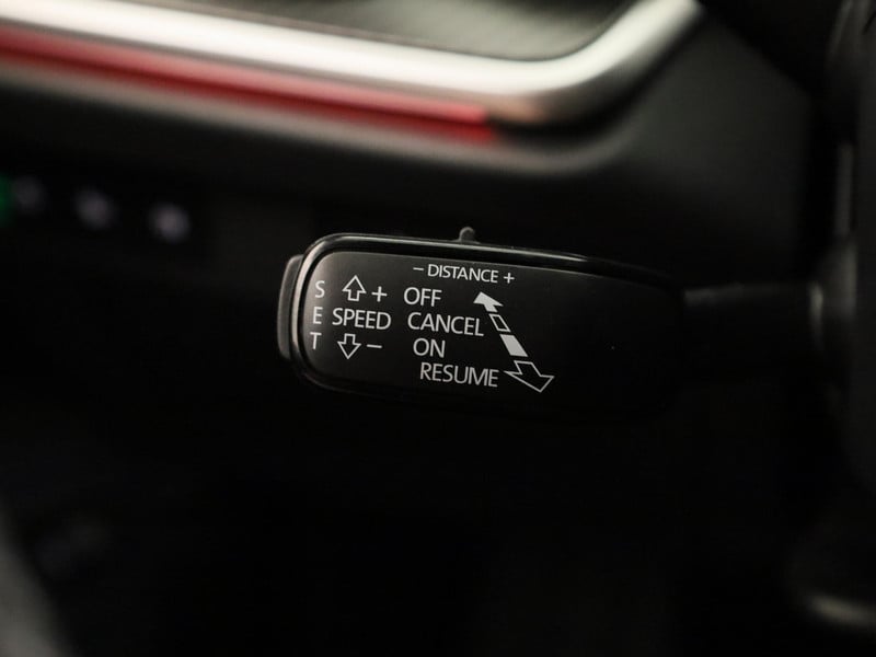54910571-17.jpg