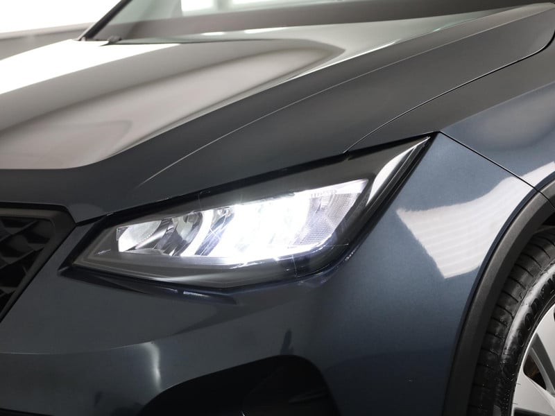 54944739-16.jpg