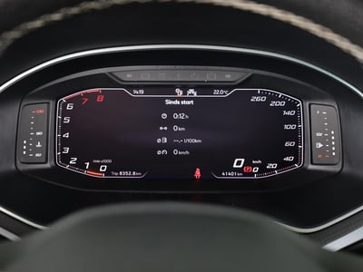 54944739-9.jpg