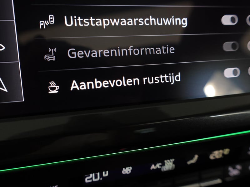 54949958-15.jpg