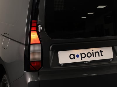 54967260-17.jpg