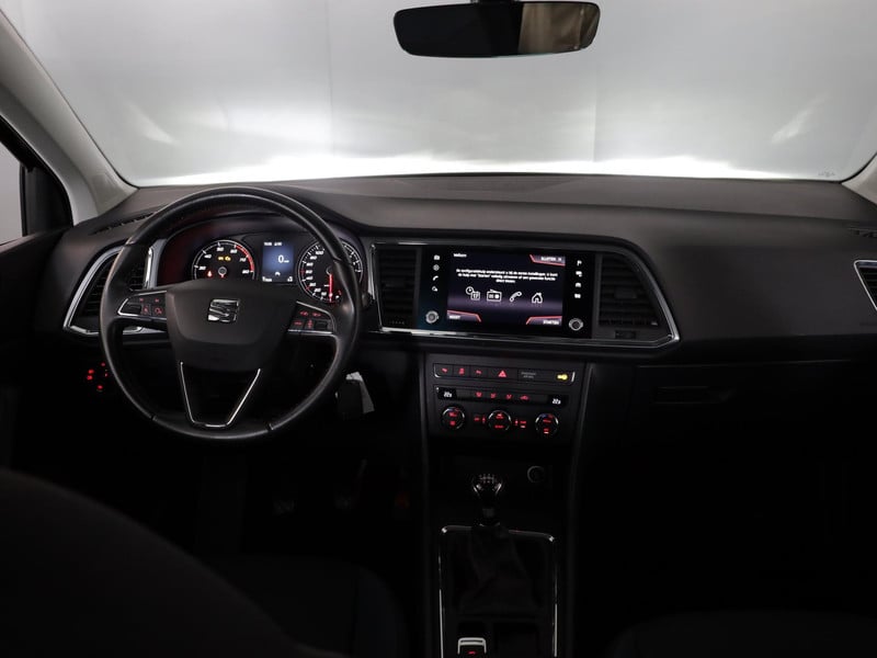 55056196-6.jpg