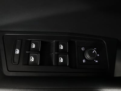 55063771-23.jpg