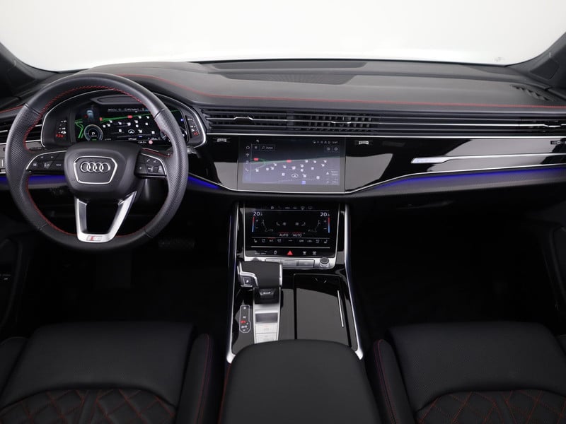 55067870-7.jpg