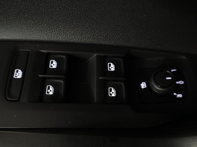 55414051-23.jpg
