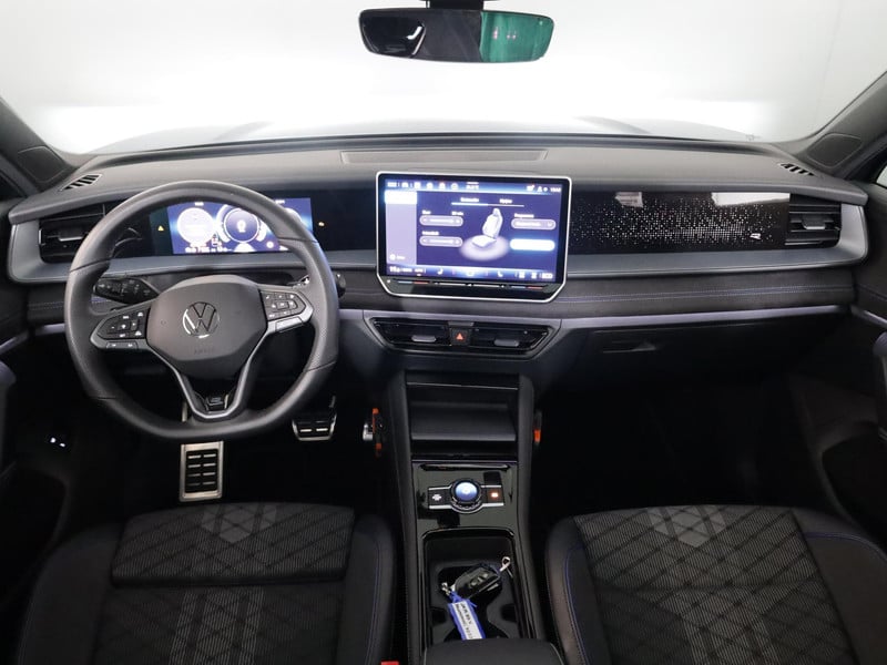 55416418-6.jpg