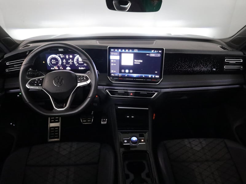 55417781-6.jpg