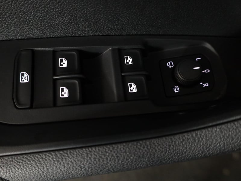 55502894-26.jpg
