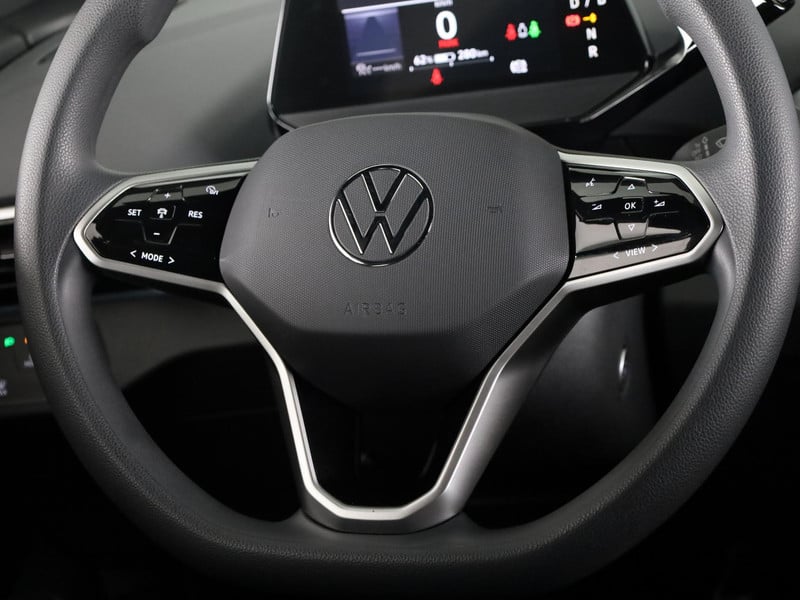 55550327-24.jpg