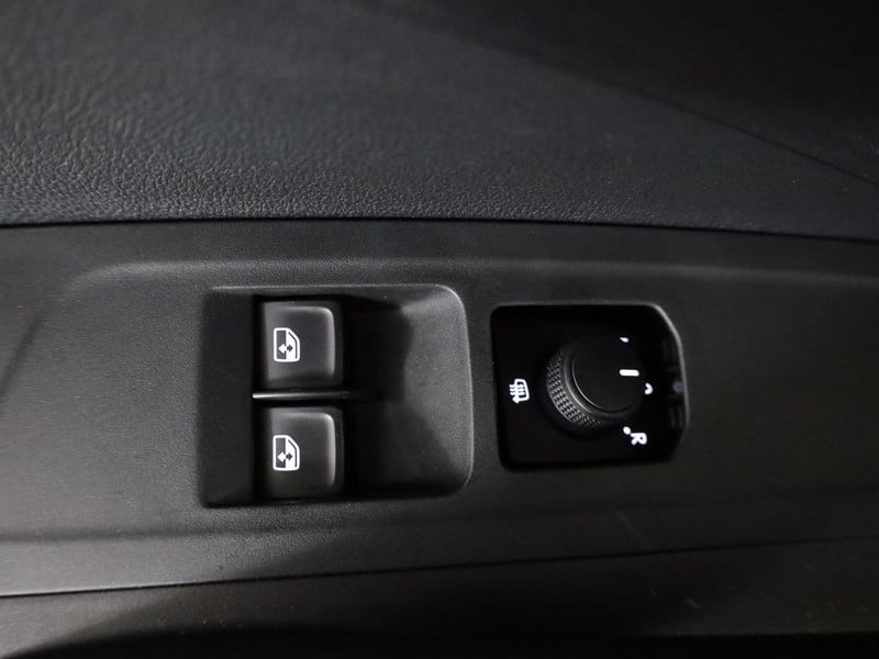 55589004-21.jpg
