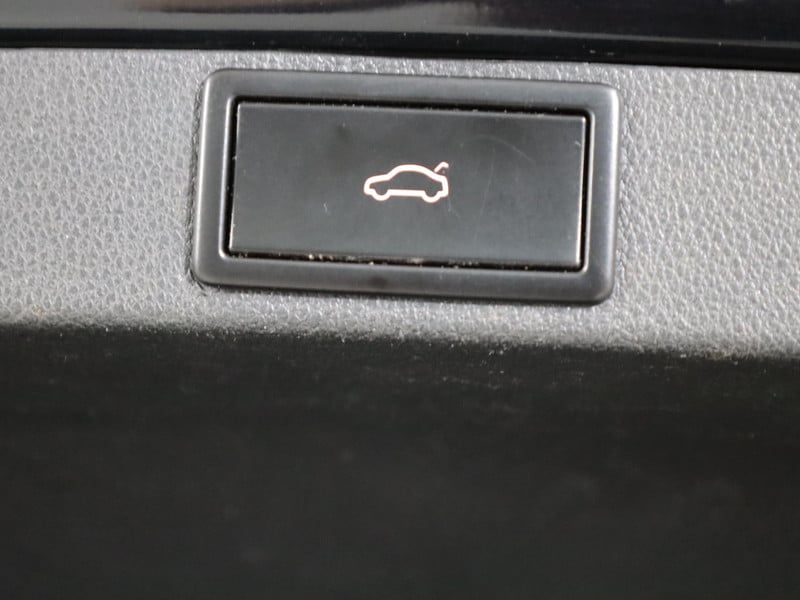 55589026-24.jpg