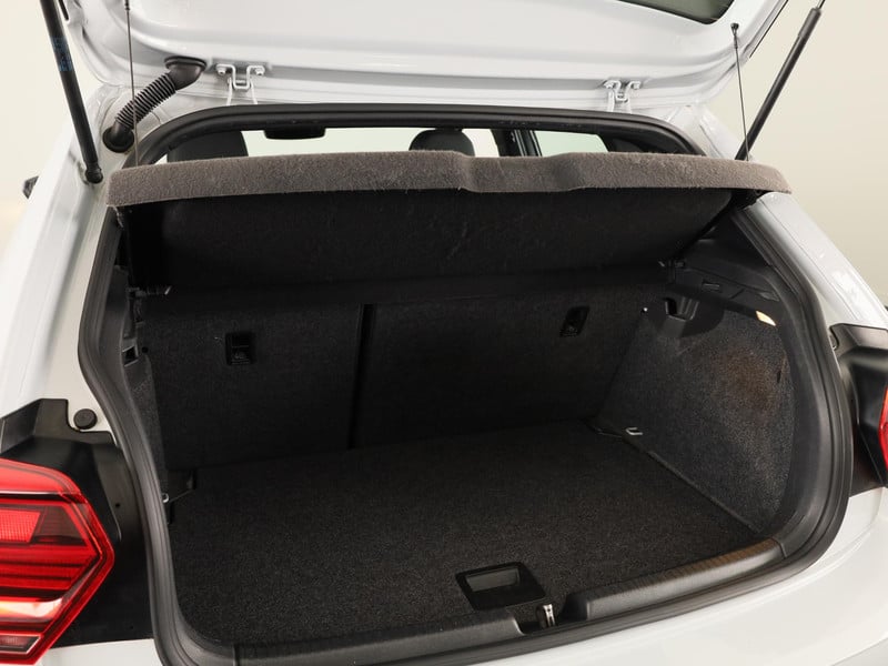 55612253-18.jpg
