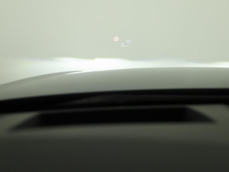 55637832-9.jpg