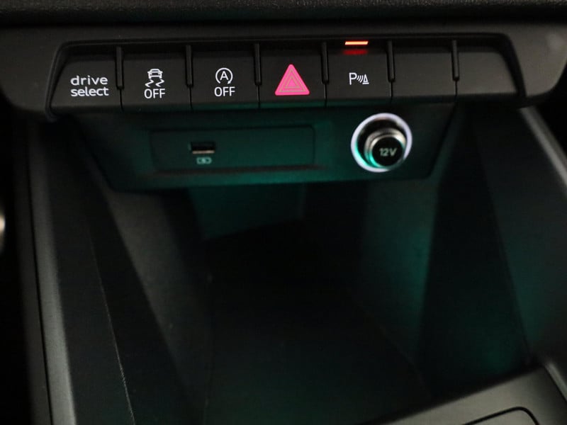 55643720-19.jpg
