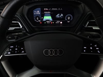 55677931-9.jpg