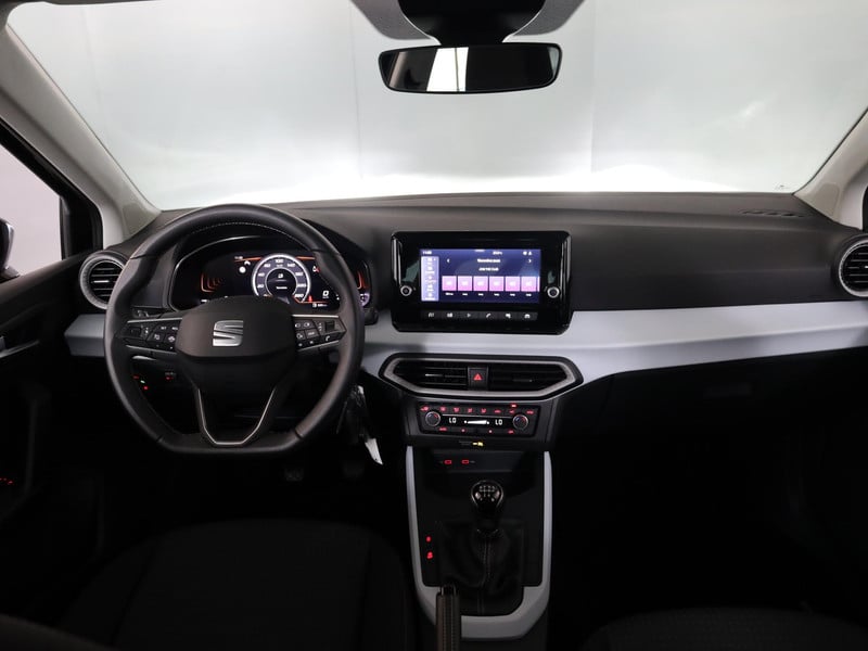 55700935-6.jpg