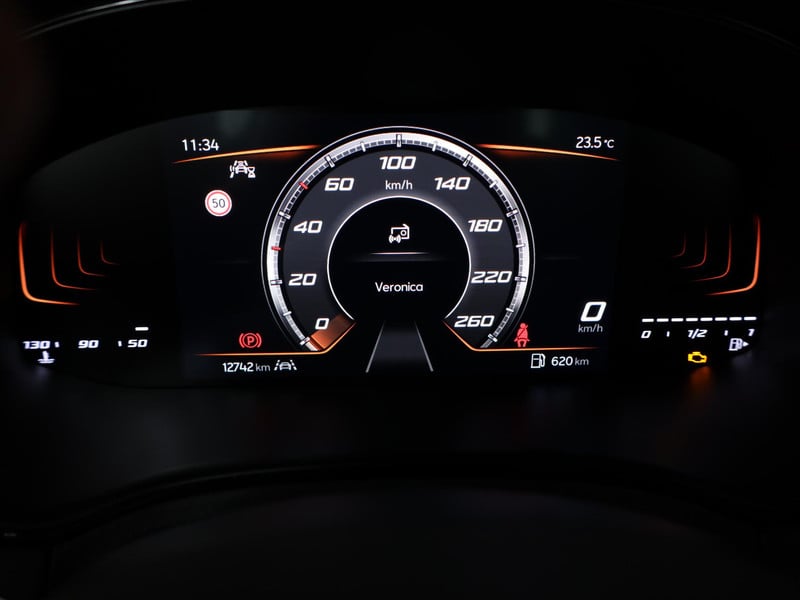 55700935-9.jpg