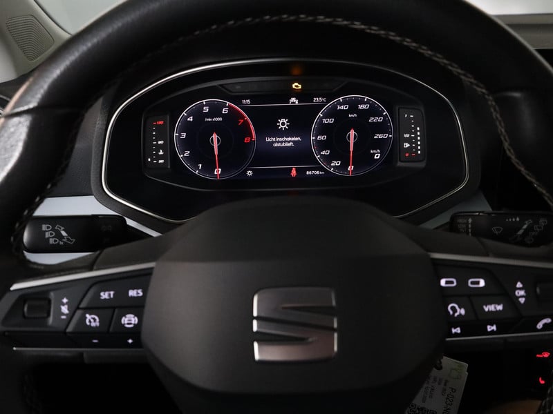 55700948-9.jpg
