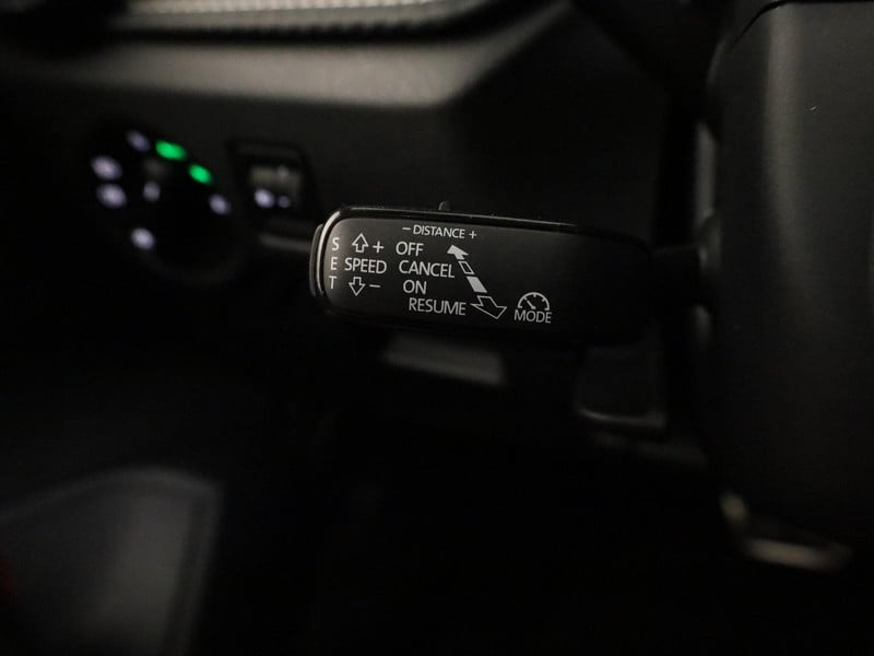 55709854-14.jpg