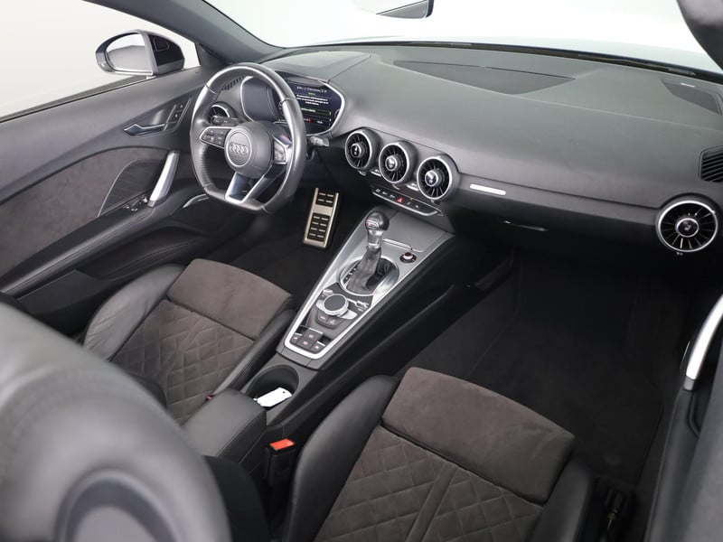55711663-20.jpg