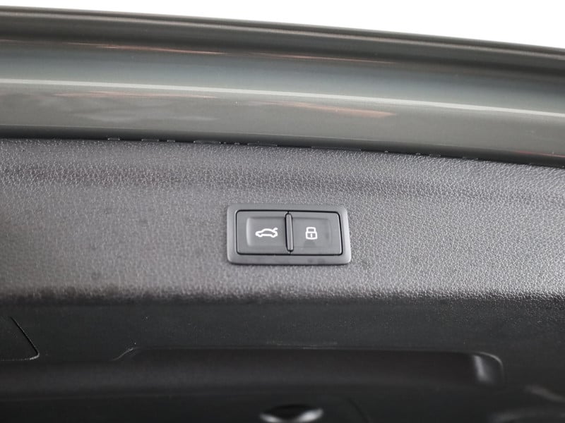 55750149-18.jpg