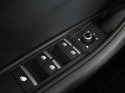 55855911-38.jpg