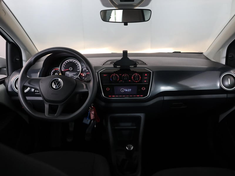 55866568-6.jpg